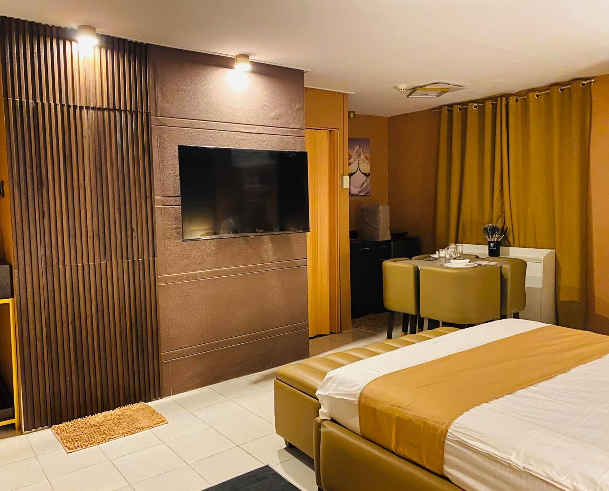 The Barracks Staycation ซานตาโรซา ภายนอก รูปภาพ